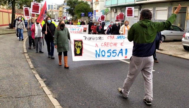 Manifestação de trabalhadores da Câmara Municipal de Almada SMAS WEMOB e Juntas de Freguesia