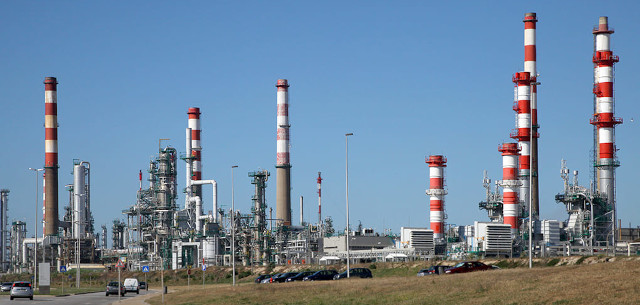 Urgente travar a decisão de fechar a refinaria do Porto 