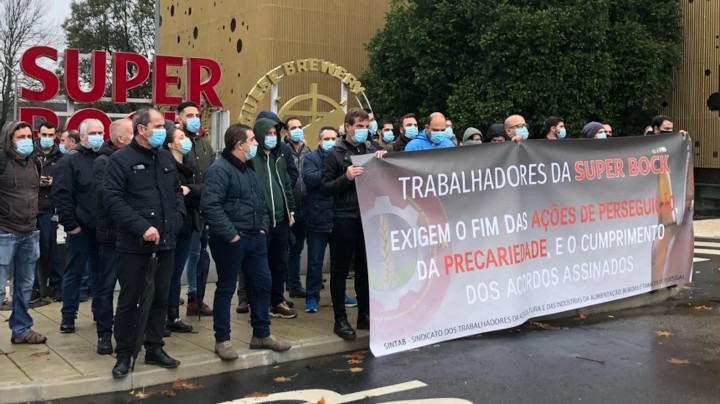 Ausência de acordo para aumento salarial dita greve dos trabalhadores da Super Bock