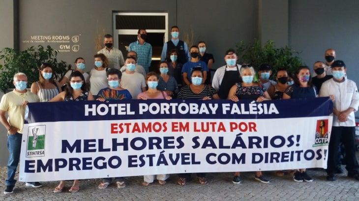 Trabalhadores do Hotel Portobay Falésia em greve no dia 13 de Julho