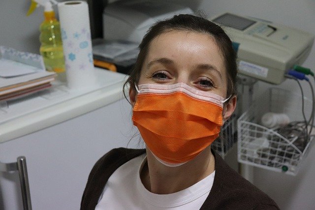 surgical mask 4962034 640