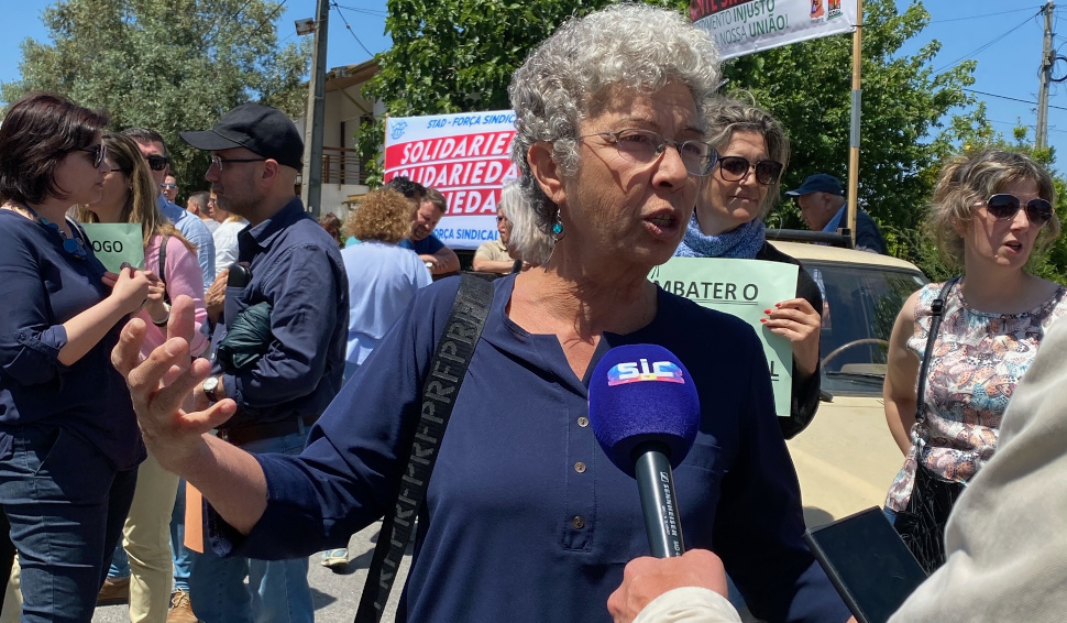 Isabel Camarinha em concentração de protesto pelo despedimento de dirigente sindical