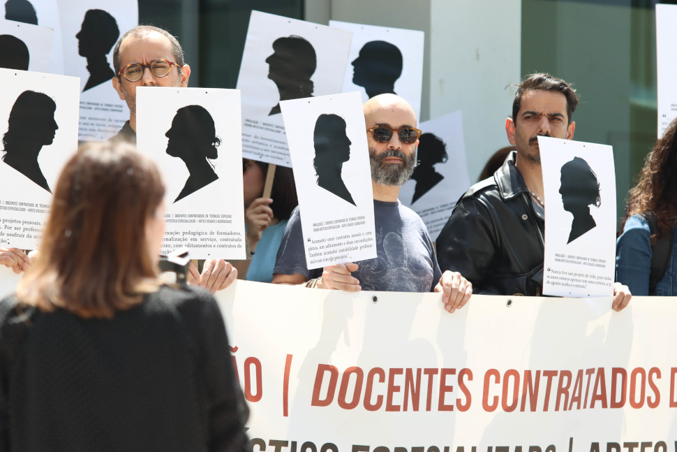 Docentes das escolas artísticas protestam quinta feira junto ao Ministério da Educação