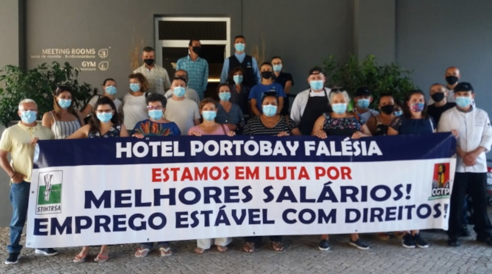 Greve no Hotel Portobay Falésia por melhores salários e condições de vida dignas 
