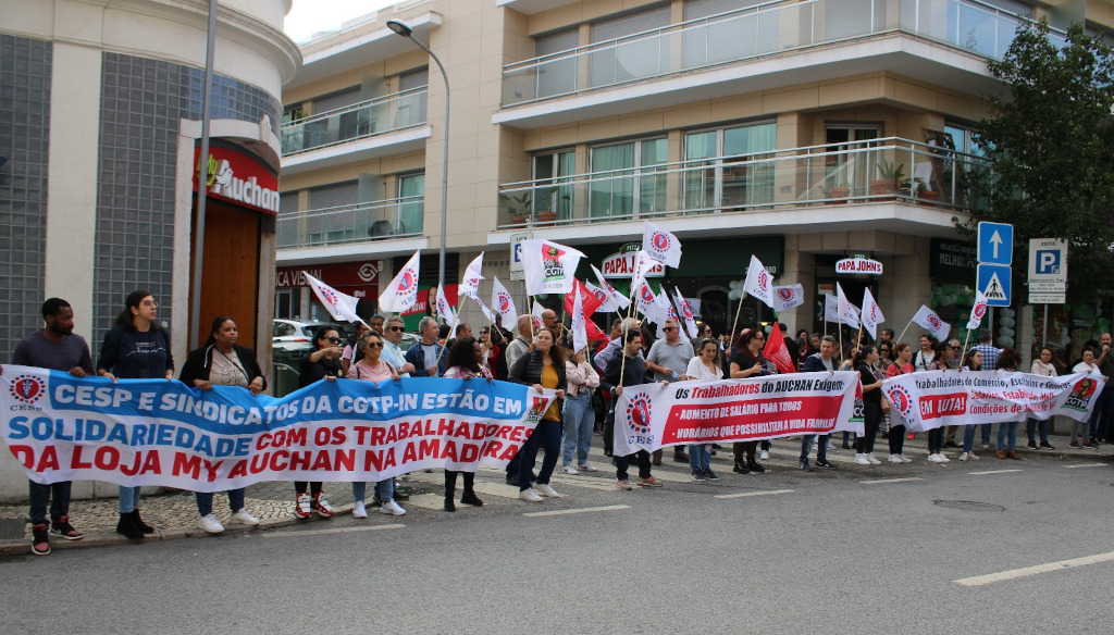 Trabalhadores da Auchan manifestam se hoje nas ruas da Amadora
